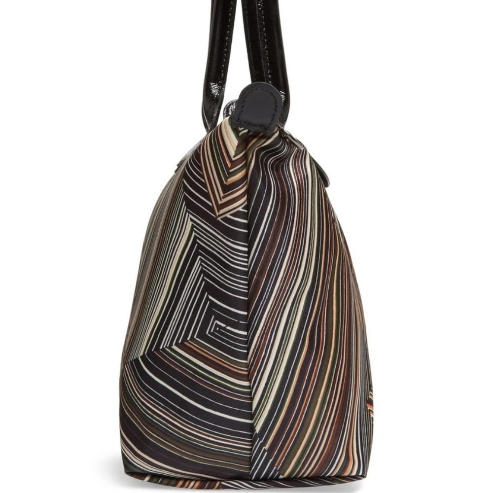 SOLD ! LONGCHAMP Medium Nylon Tote - Picture 4 of 9